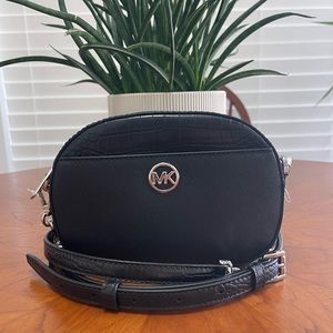 COPY - Micheal Kors crossbody